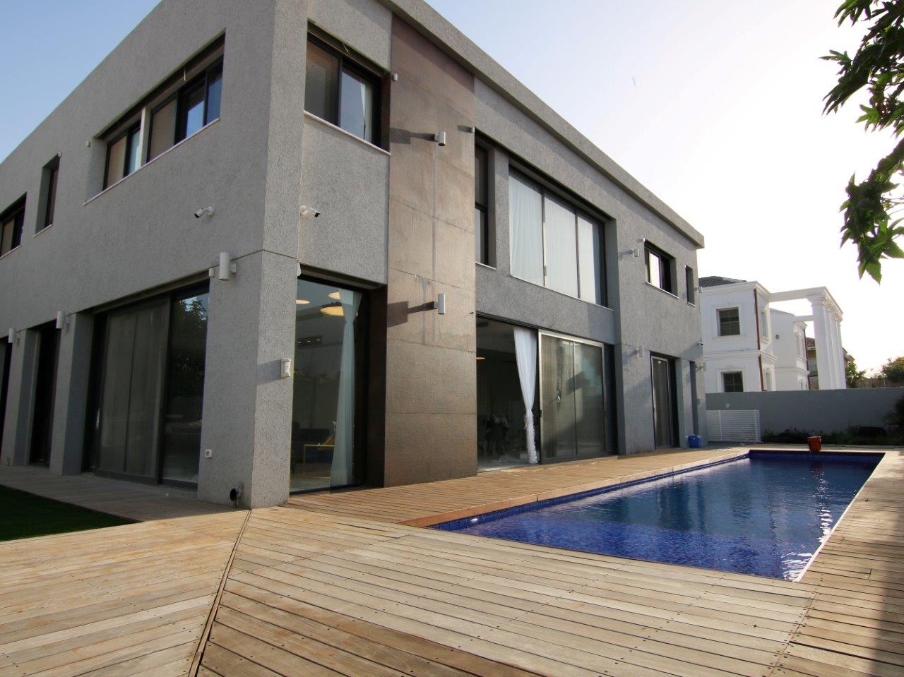 House for rent in Savyon